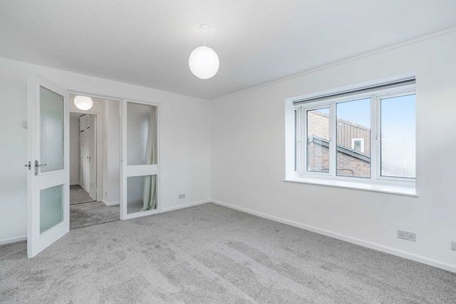 17, Tangley Park Road, Hampton photo 2
