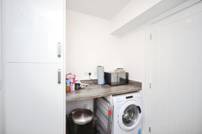 27, Regan Avenue, Stratford-Upon-Avon photo 4