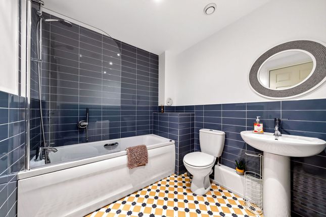 Flat 2, 1 Birdland Avenue, Bo'ness photo 4