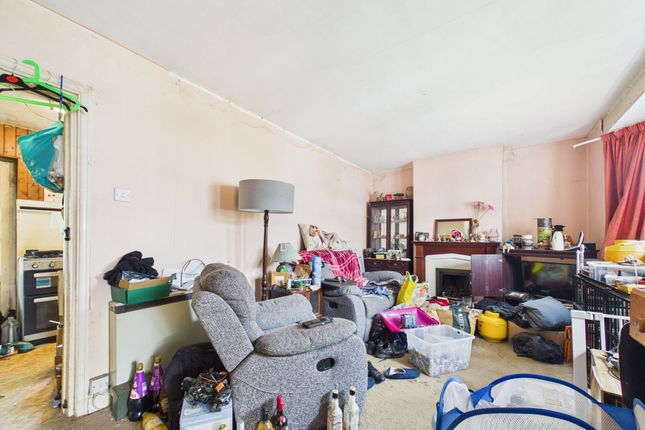 2 Thicket Road, Reading photo 2