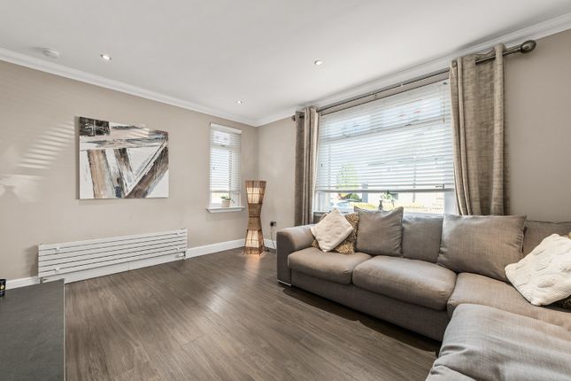91 Murraysgate Crescent, Whitburn, West Lothian photo 3