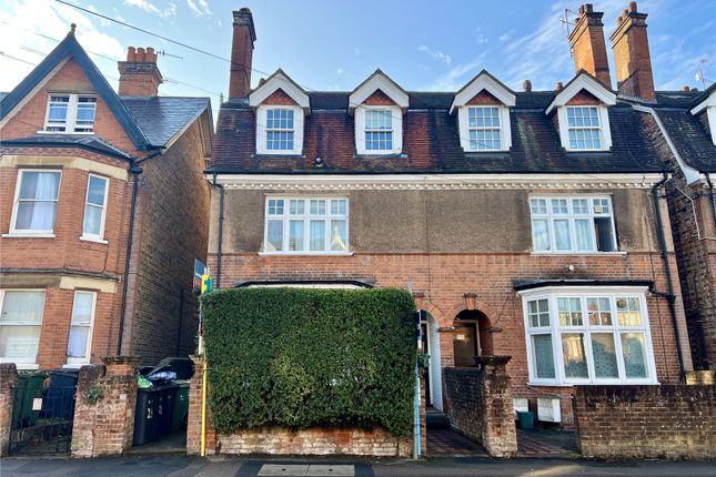 Studio flat on York Road, Surrey, £130,000