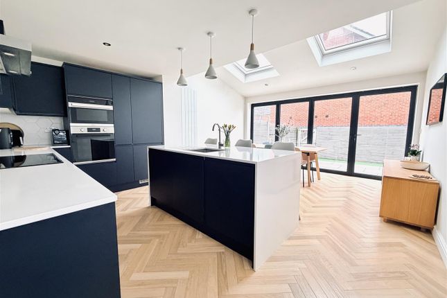 1, Applemint Close, Altrincham photo 3