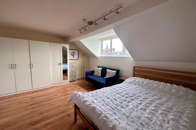 Thumbnail Studio to rent in Tachbrook Street, Pimlico, London