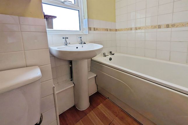 57 Captains Place, Southampton photo 4