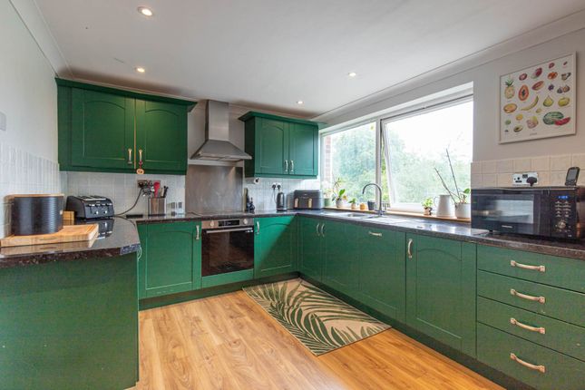 128, Galsworthy Drive, Reading photo 4