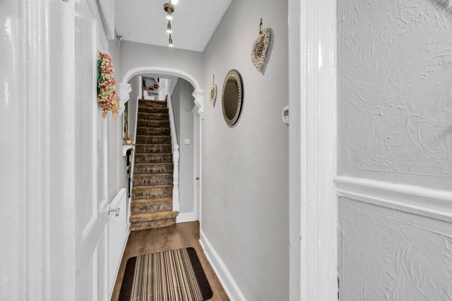 48, Wainfelin Avenue, Pontypool photo 2