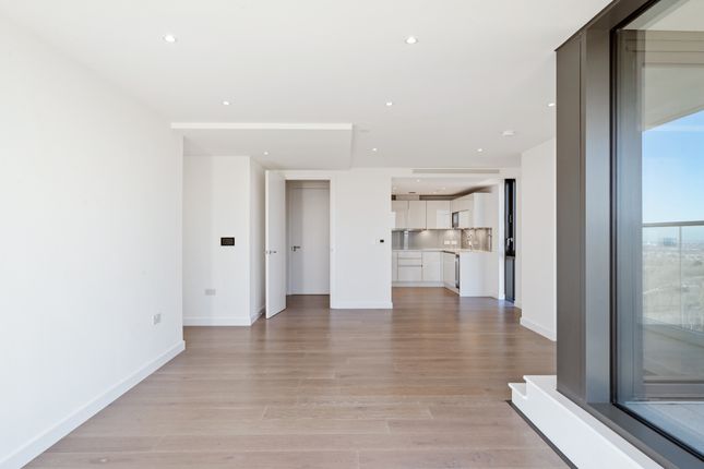 Flat to rent in City North Place, North East Tower, London