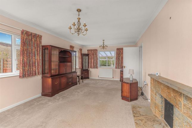 Winds Whisper, 272, Broughton Road, Banbury photo 5