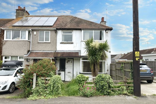 Thumbnail End terrace house for sale in Meadow Road, Hadleigh, Benfleet