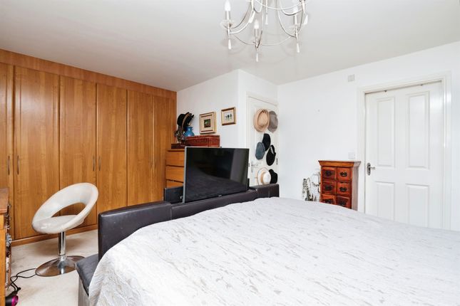 Town house for sale in Cambrian Grove, Marshfield, Cardiff