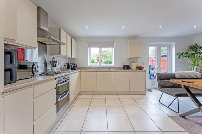 14, Burton Way, Leicester photo 3
