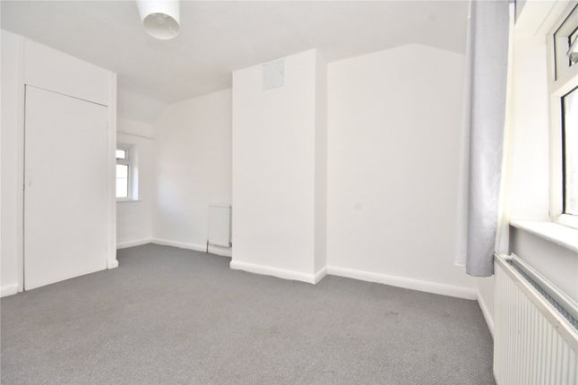 107, Wykebeck Avenue, West Yorkshire photo 4