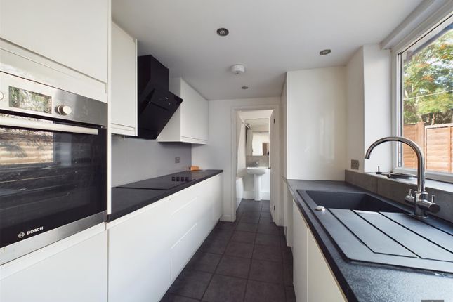 Room 3, 23, New Street, Cullompton photo 2