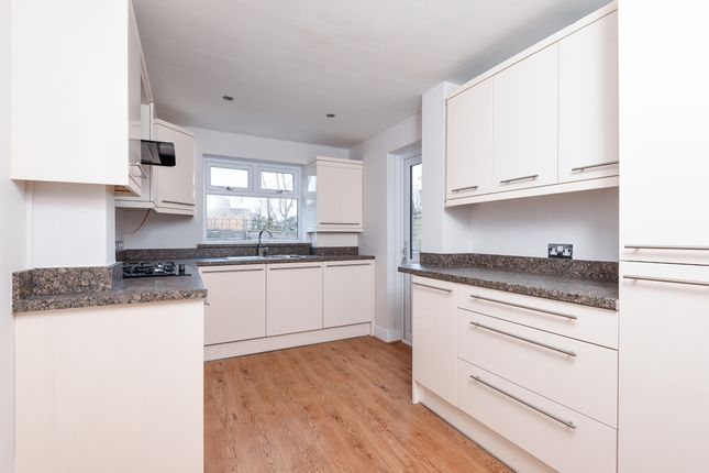 Basement Flat, 79A, Ivanhoe Road, London photo 3