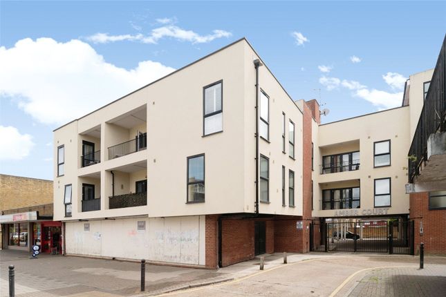 Thumbnail Flat for sale in Amber Court, 41A St. Johns Way