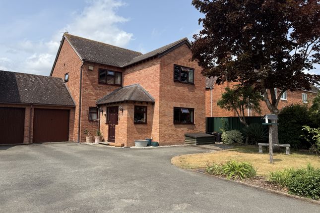 4Â Bedroom Link Detached For Sale