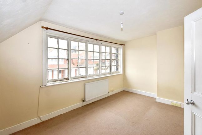 14C, South Cliff Avenue, Eastbourne photo 2