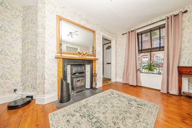 395, Old Road, Clacton-On-Sea photo 4