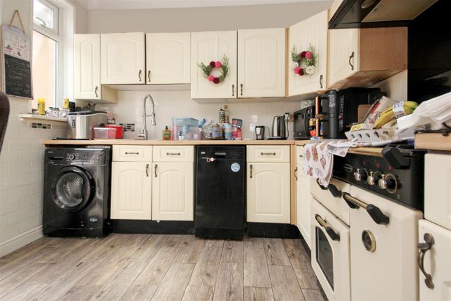 8, Birchall Road, Rushden photo 5