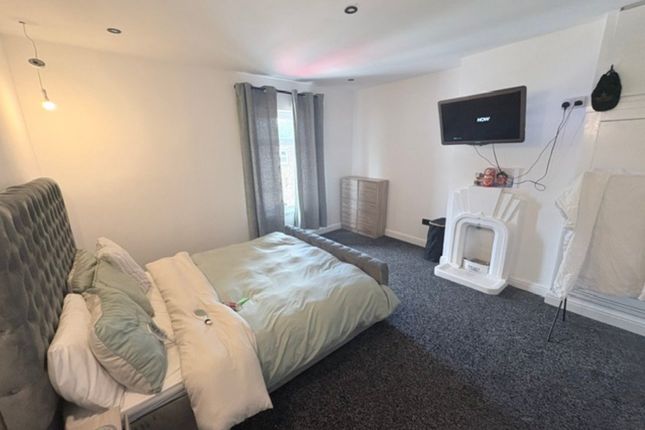 6, Daisy Bank, Bacup photo 4