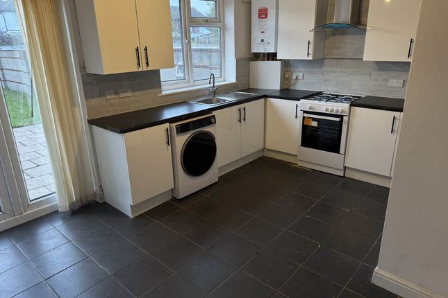 4-bed house on Marlow Gardens, Hayes Middlesex, £2,700/mo