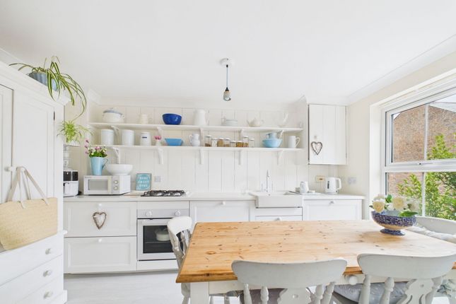 14, Catchfrench Crescent, Liskeard photo 3