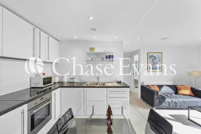 Flat 405,, Strata, Elephant and Castle photo 2