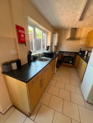 104 Holden Crescent, Walsall photo 4