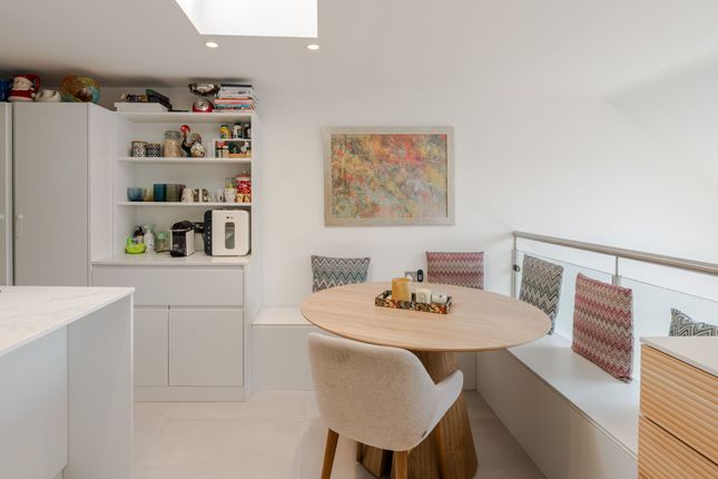 Flat 72 47-49 Westbourne Grove, London, London photo 4