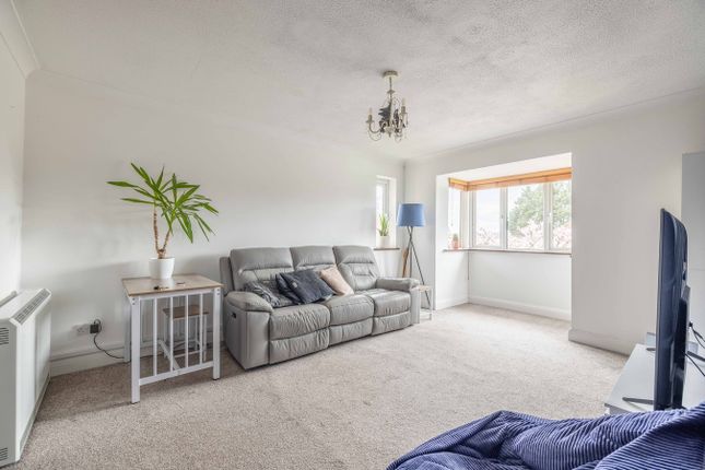 Conway Court, Pinstone Way, Gerrards Cross photo 4