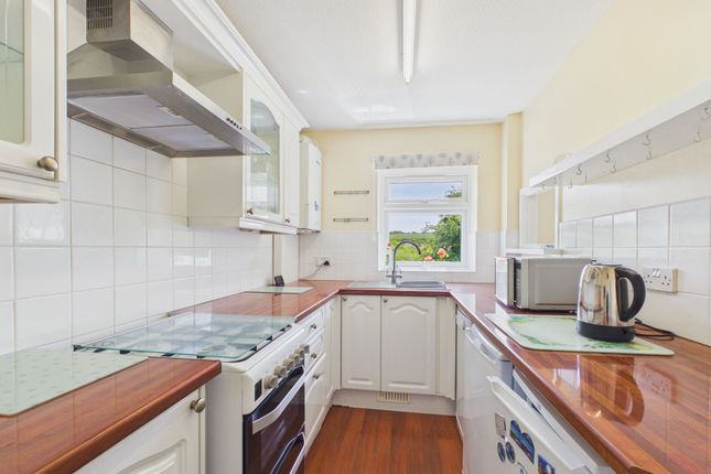 7 Byron Court, Llantwit Major photo 4