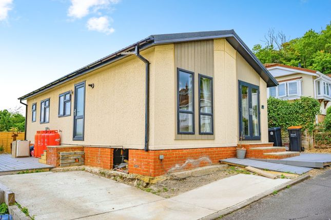 2-bed house on 2, Brookfield Park, Totternhoe, £115,000
