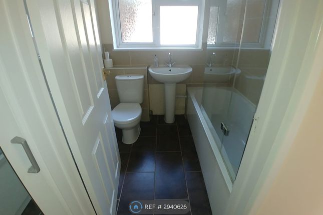 Flat, Ashburn Court Station Road, Fordingbridge photo 4
