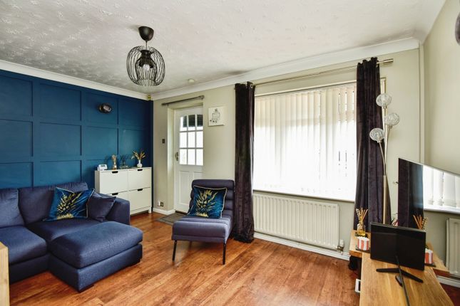 17, Newport Grove, Staffordshire photo 4