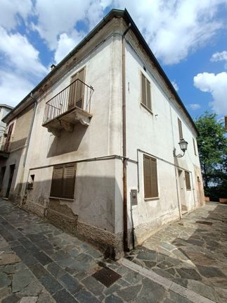 Thumbnail Town house for sale in Chieti, Ari, Abruzzo, CH66010