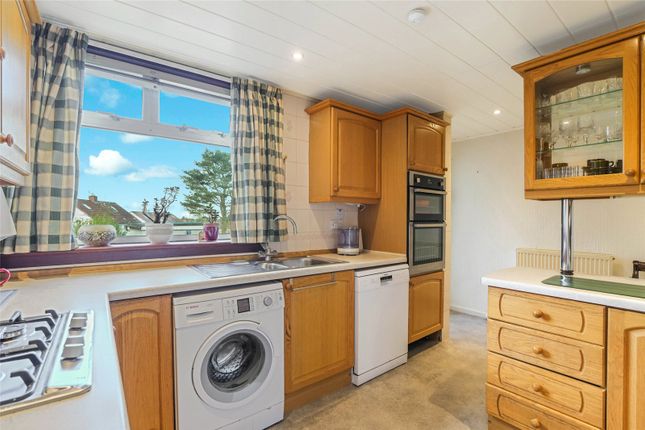 3, Drumsack Avenue, Glasgow photo 2