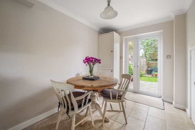 25, Sibree Close, Stroud photo 4