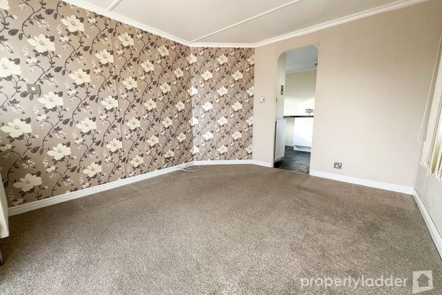 24, Woodland View, Norwich photo 4