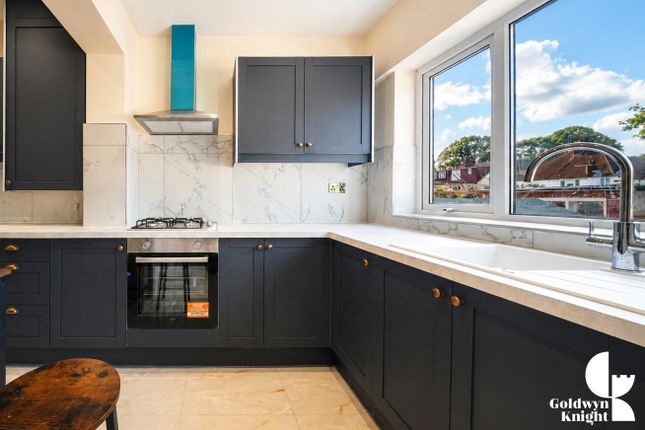 33, Montcalm Road, London photo 2