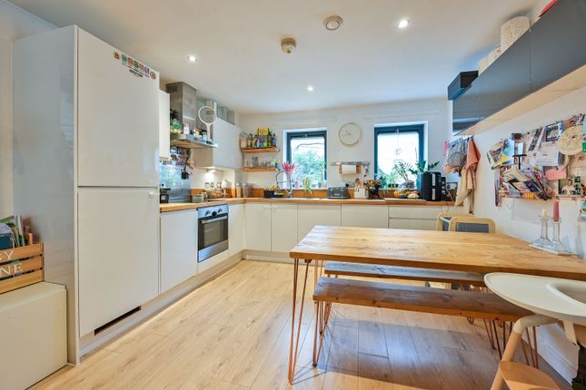Eythorne Road, Oval photo 3
