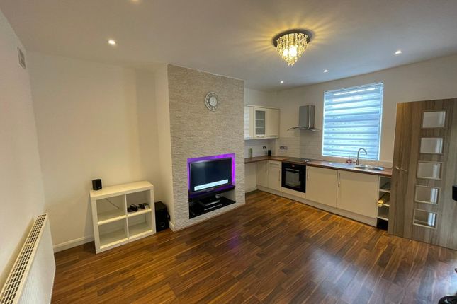 3, BATLEY photo 4