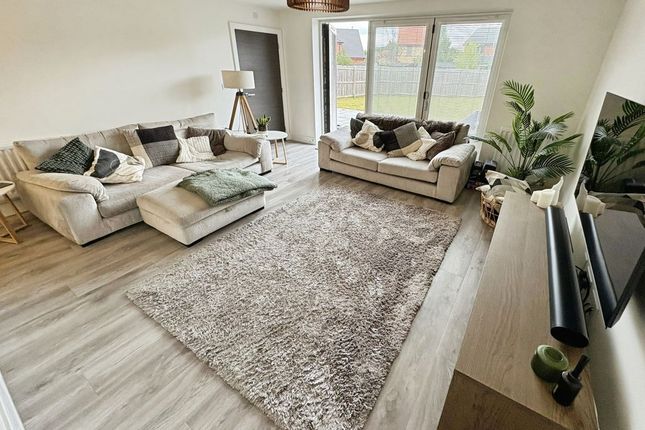 5, Meadow Gardens, Newcastle Upon Tyne photo 2