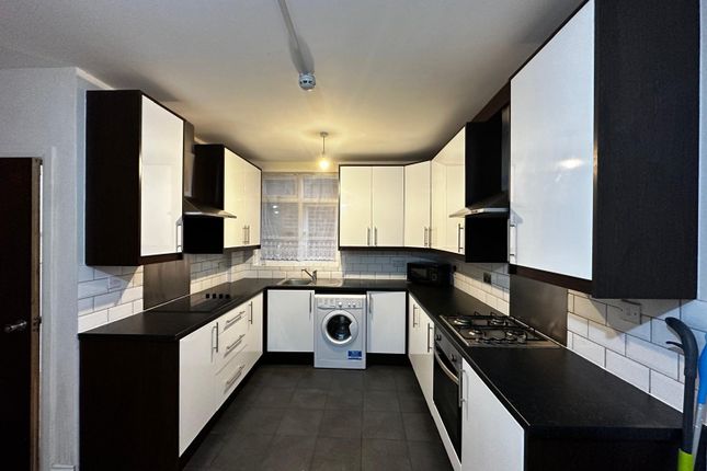 85, Bulstrode Avenue, Hounslow photo 5