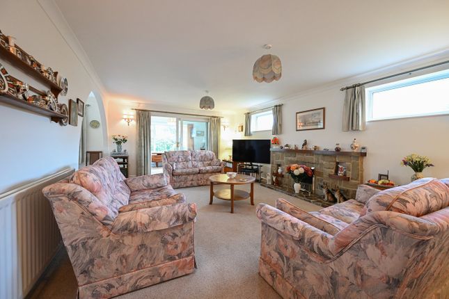 18, Dewlands Way, Verwood photo 4