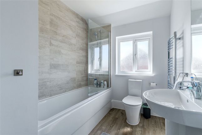 3, Helmsley Row, Leeds photo 4
