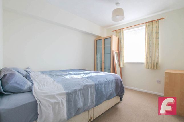 Flat to rent in Chiswell Court, Watford