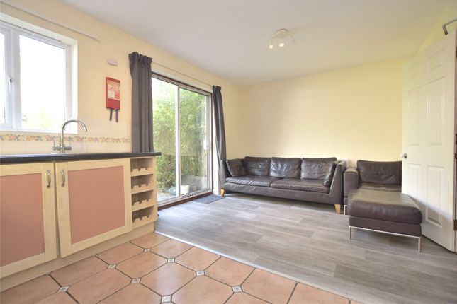 Room 6, 91, Sheldons Court, Cheltenham photo 3