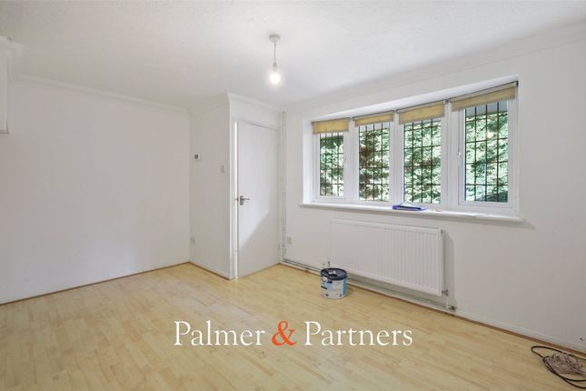 66, Hollymead Close, Mile End, Essex photo 3
