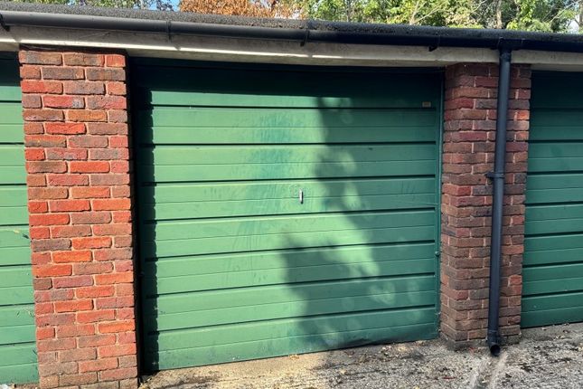 Garage 3 51, Long Lane, London photo 2